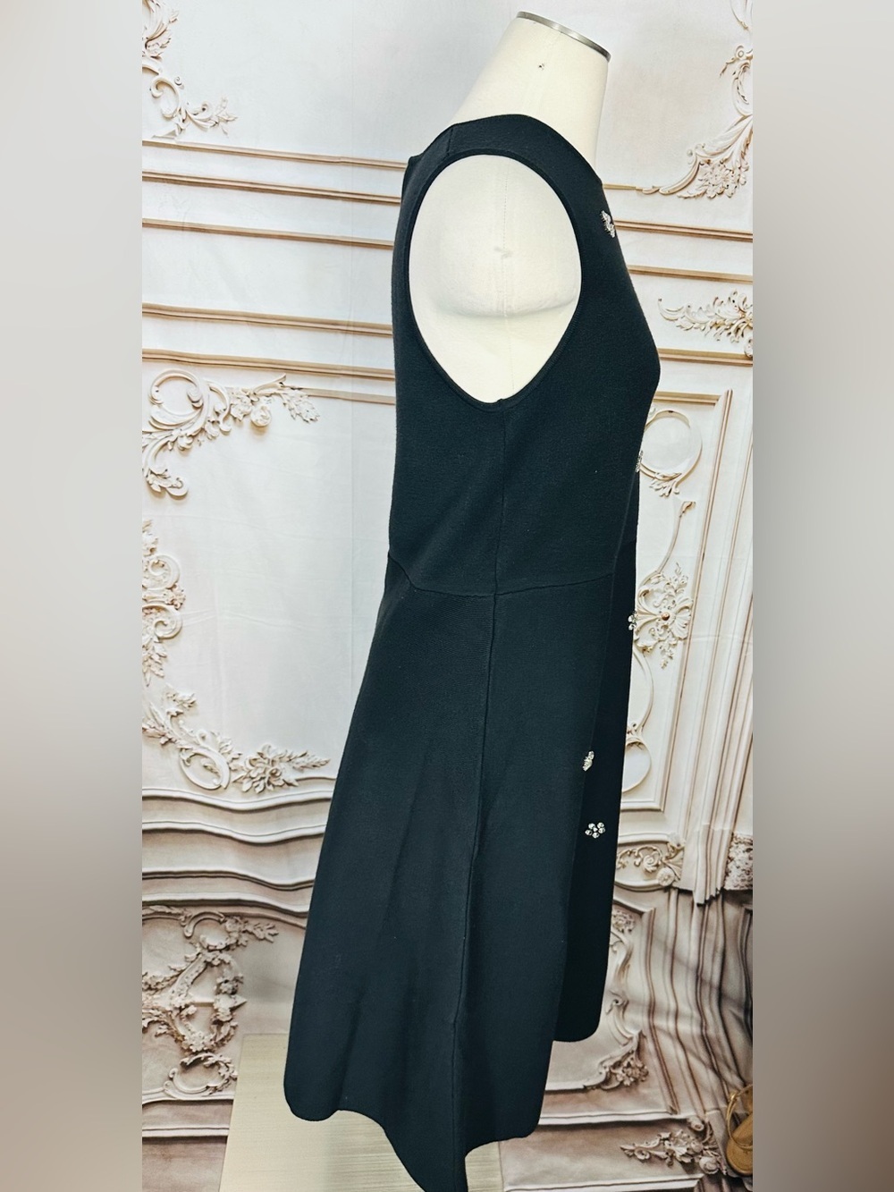 Classic Black Sleeveless Midi Dress with Pearl Floral Details - Picture 6 of 10